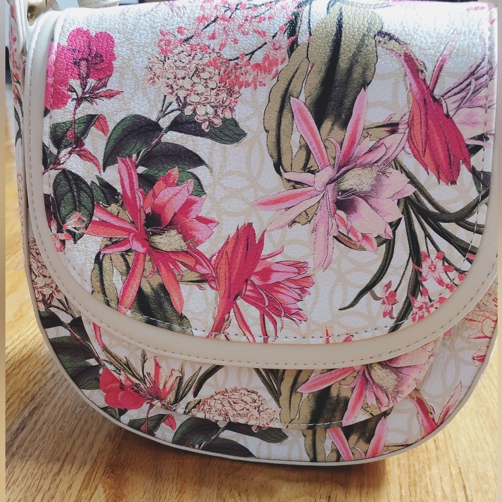 Time and Tru Floral Crossbody Bag - Pink and Green